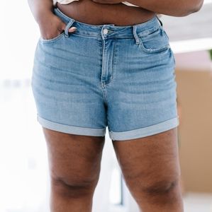 Judy Blue Trisha Full Size High Rise Cuffed Denim Shorts *please no offers*